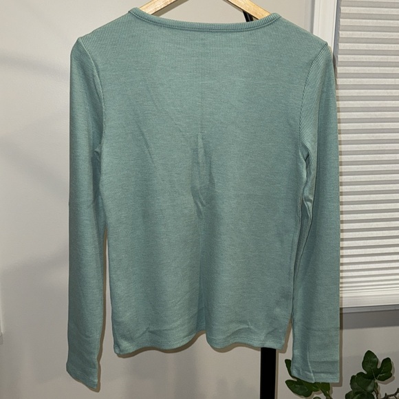 American Eagle Waffle Long Sleeve Henley - Picture 4 of 6
